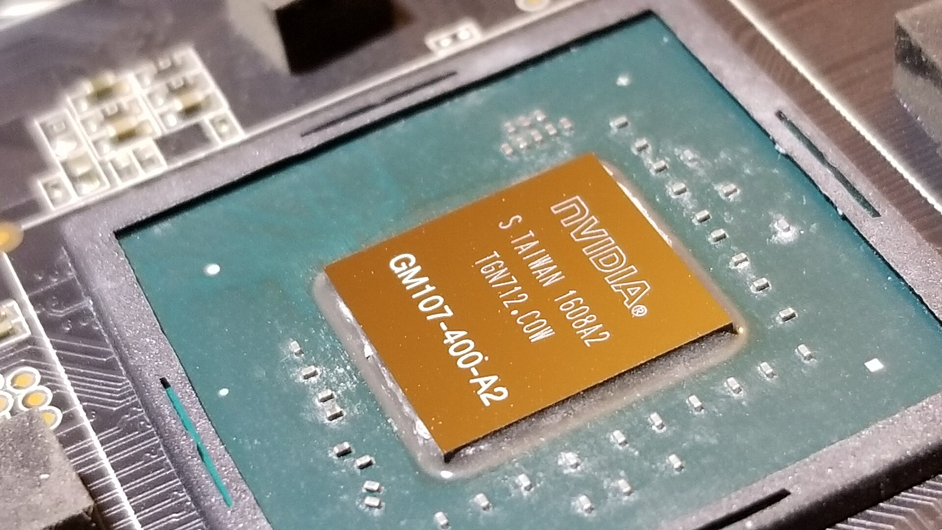 صورة مقربة لحزمة معالج رسومي من NVIDIA